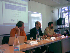 Notas del seminario “New Directions in Free Software research and implications”