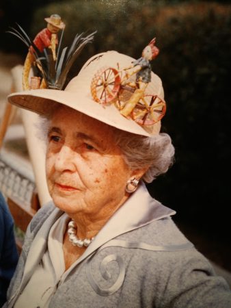 señora con sombrero pintoresco Robert Doisneau
