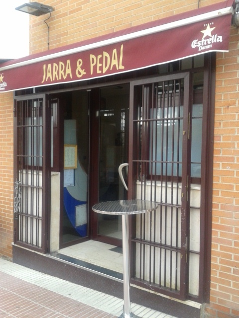Bar “Jarra y pedal” de Tetuán